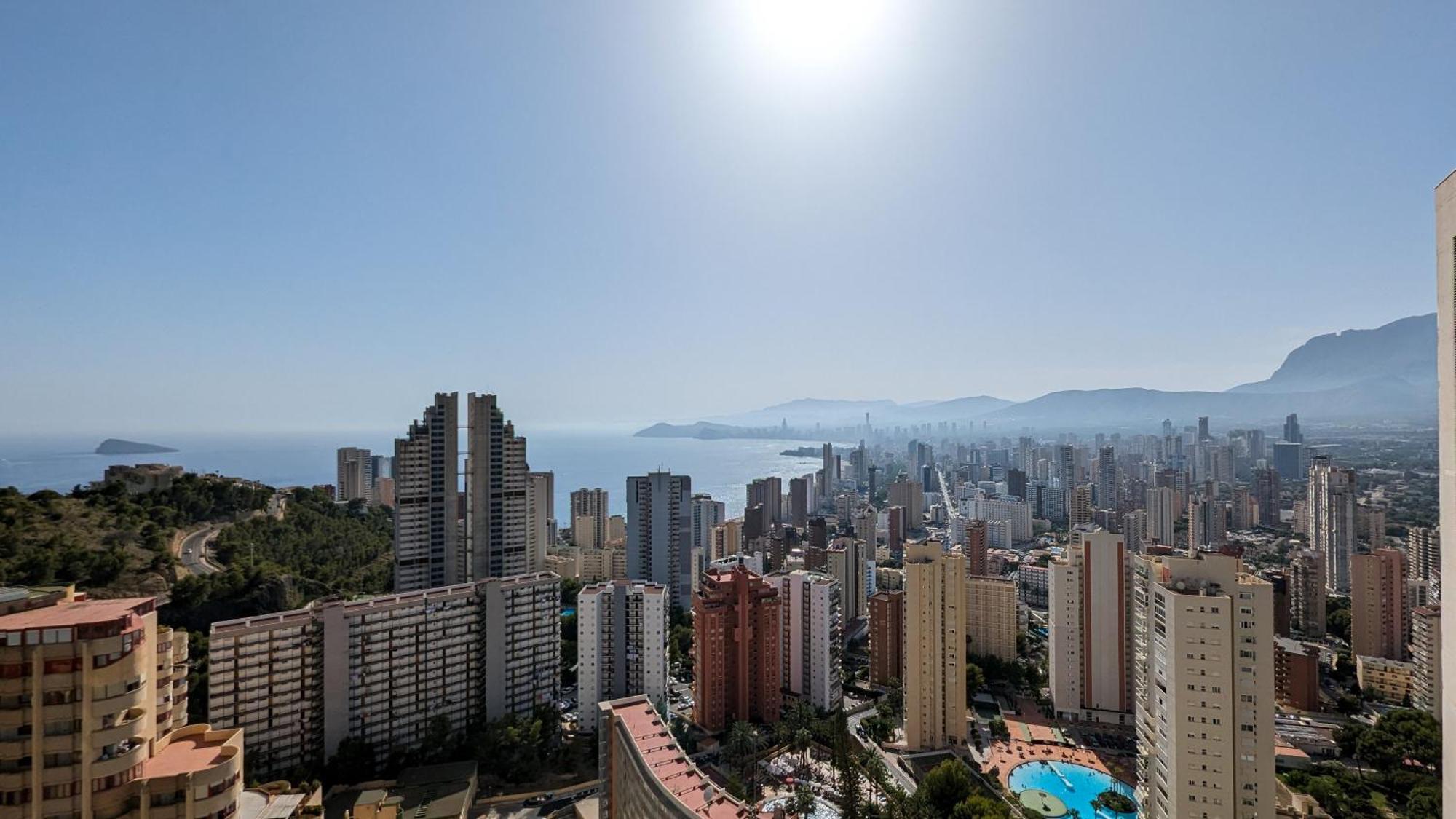Torre Lugano Sea View Apartment Benidorm Bagian luar foto